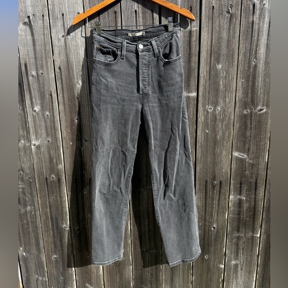 Black Levi's Ribcage Straight Jeans - Picture 3 of 6